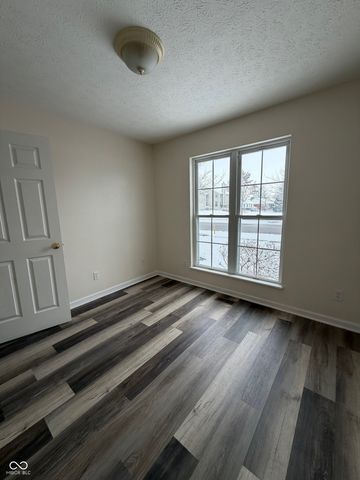 5849 Regency Drive, Columbus, IN 47203