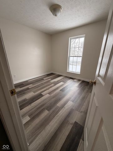 5849 Regency Drive, Columbus, IN 47203