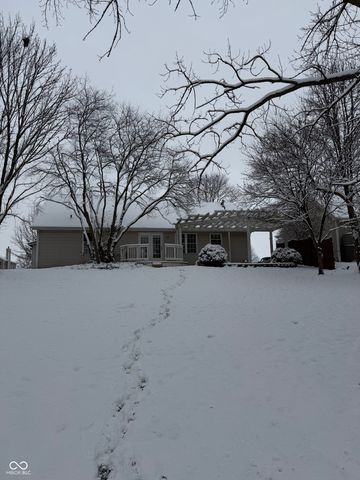 5849 Regency Drive, Columbus, IN 47203