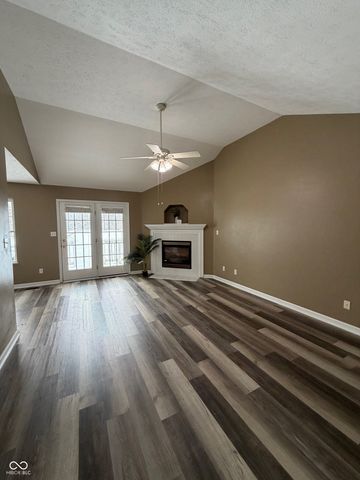 5849 Regency Drive, Columbus, IN 47203