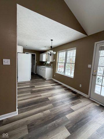 5849 Regency Drive, Columbus, IN 47203