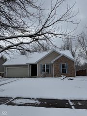 5849 Regency Drive, Columbus, IN 47203