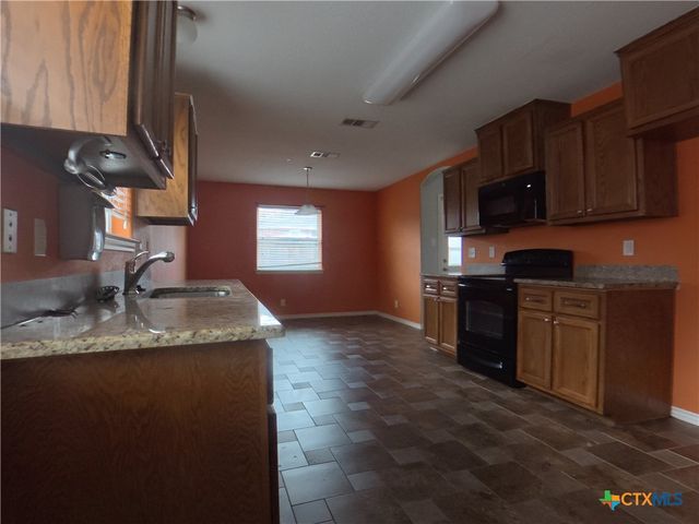 2704 Tarrant County Drive, Killeen, TX 76549