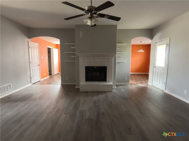 2704 Tarrant County Drive, Killeen, TX 76549