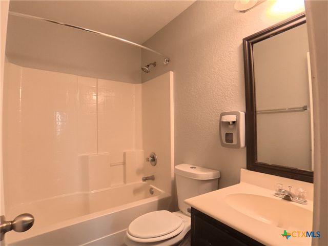 2704 Tarrant County Drive, Killeen, TX 76549