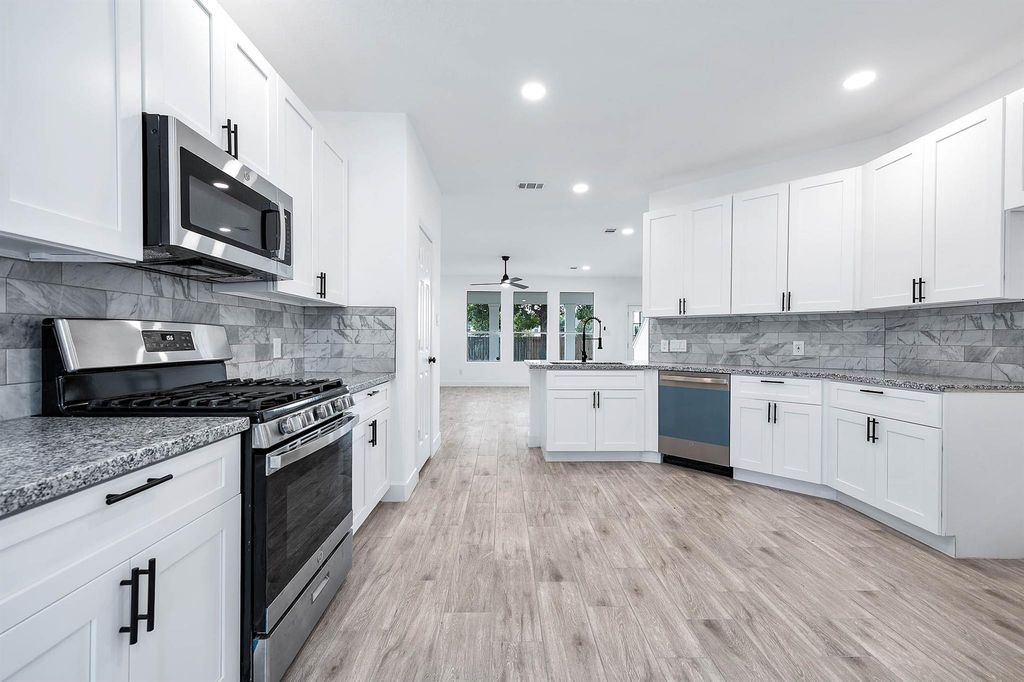 19331 Brook Village Road, Houston, TX 77084