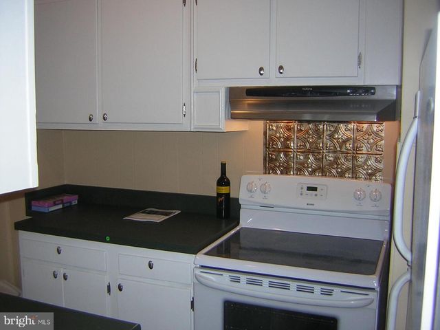 4053 MARTIN LUTHER KING JR AVE SW, Washington, DC 20032