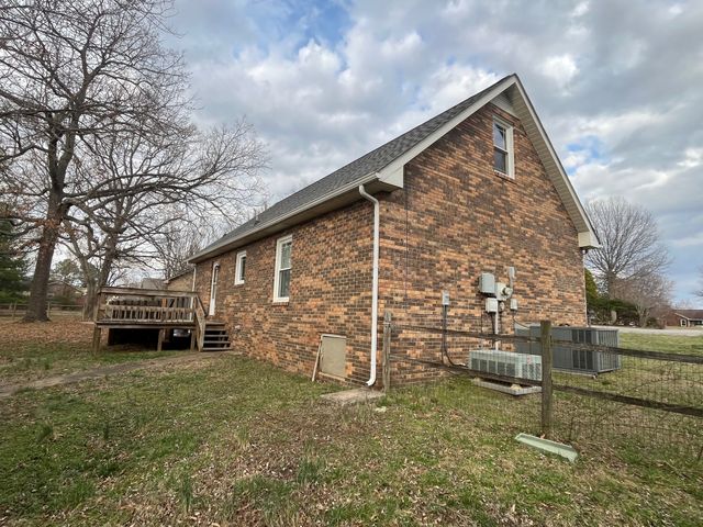 1216 Pebble Ct, Clarksville, TN 37042