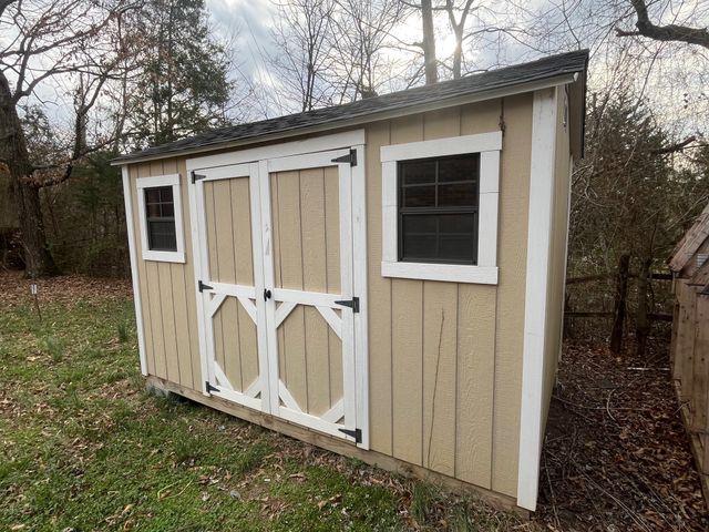 1216 Pebble Ct, Clarksville, TN 37042