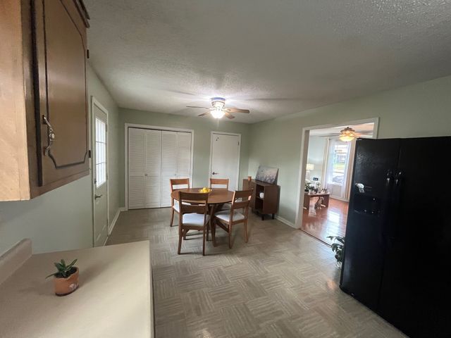 1216 Pebble Ct, Clarksville, TN 37042