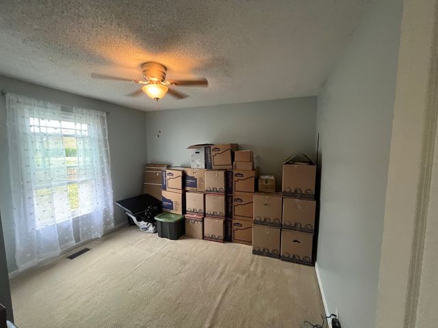 1216 Pebble Ct, Clarksville, TN 37042