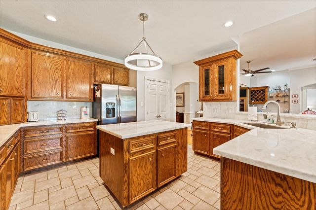 13623 Summer Hill, Montgomery, TX 77356