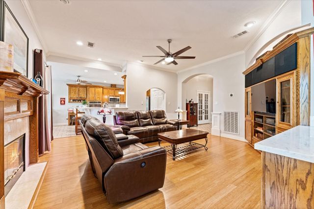 13623 Summer Hill, Montgomery, TX 77356