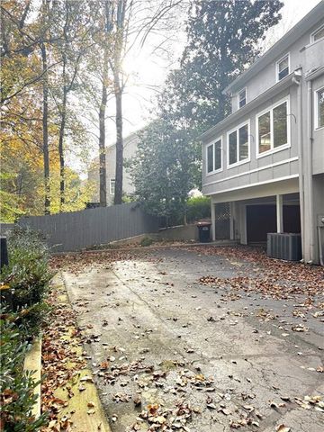 116 Paces Run 116, Atlanta, GA 30339