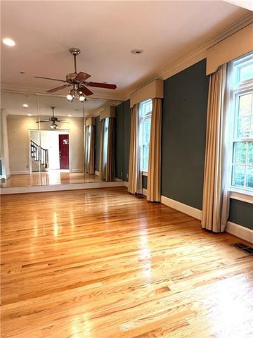 116 Paces Run 116, Atlanta, GA 30339