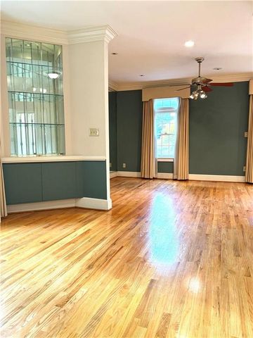 116 Paces Run 116, Atlanta, GA 30339