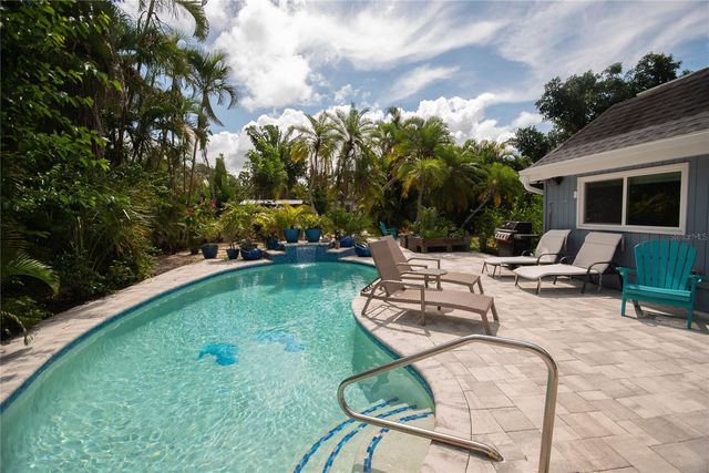 4925 PRIMROSE PATH, Sarasota, FL 34242