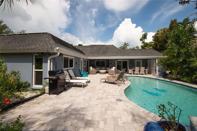 4925 PRIMROSE PATH, Sarasota, FL 34242