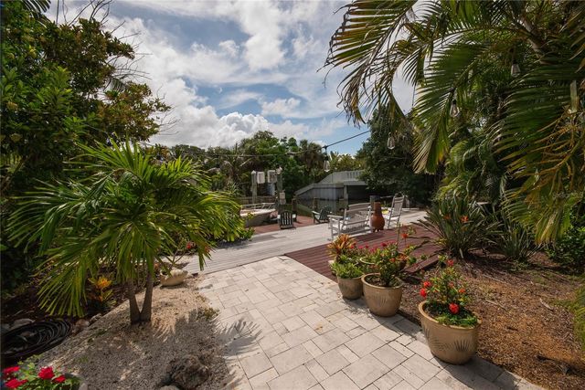 4925 PRIMROSE PATH, Sarasota, FL 34242