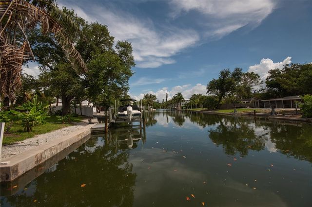 4925 PRIMROSE PATH, Sarasota, FL 34242