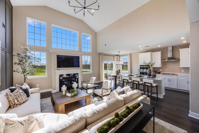 96 Fillmore Drive, Monroe, NJ 08831