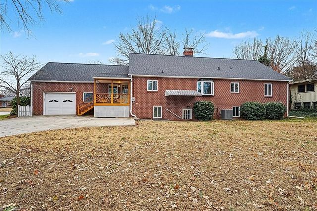 3300 Anderson Drive, Winston-salem, NC 27127