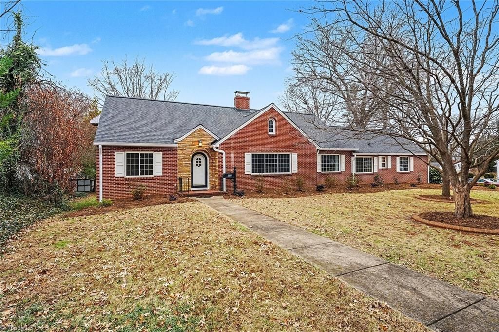 3300 Anderson Drive, Winston-salem, NC 27127