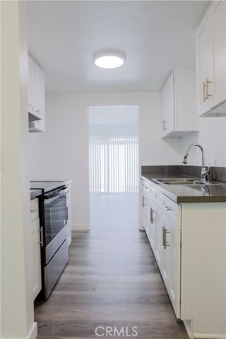 2709 S Baker Street B, Santa Ana, CA 92707