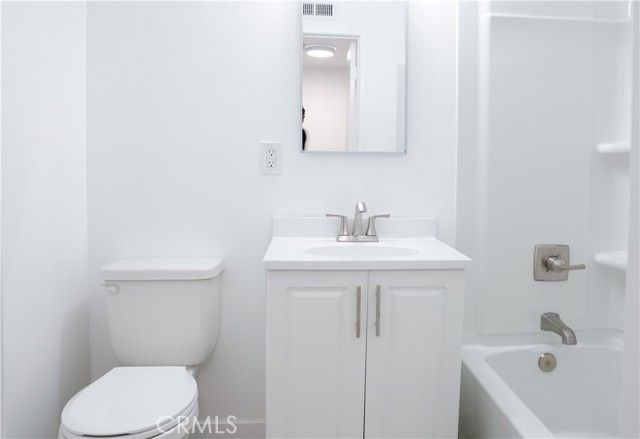 2709 S Baker Street B, Santa Ana, CA 92707