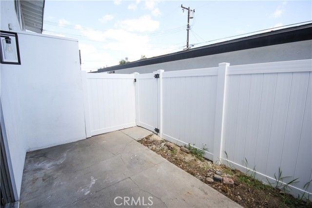 2709 S Baker Street B, Santa Ana, CA 92707