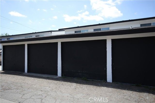 2709 S Baker Street B, Santa Ana, CA 92707