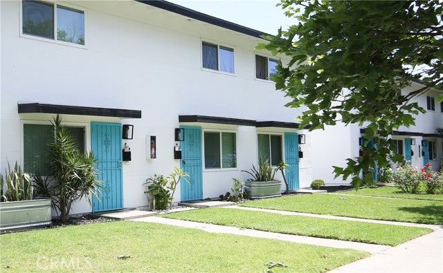 2709 S Baker Street B, Santa Ana, CA 92707