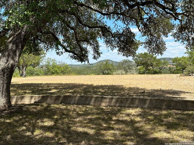 1712 B FM 470, Bandera, TX 78003