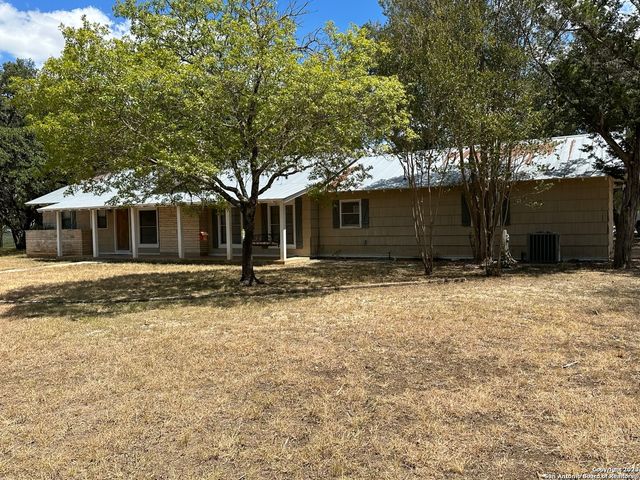 1712 B FM 470, Bandera, TX 78003