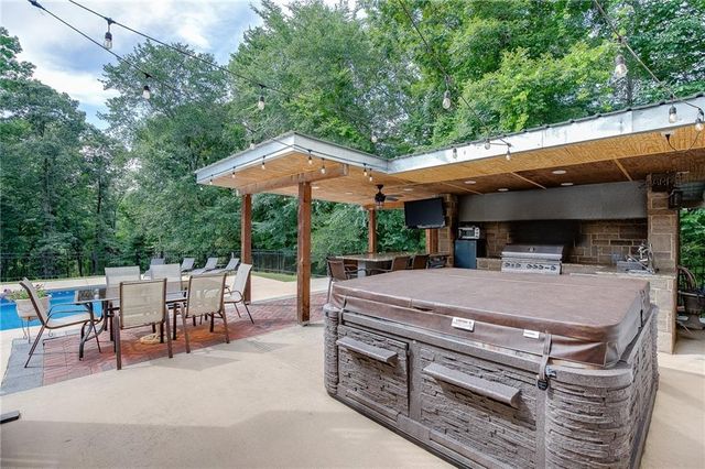 765 River Chase, Hoschton, GA 30548