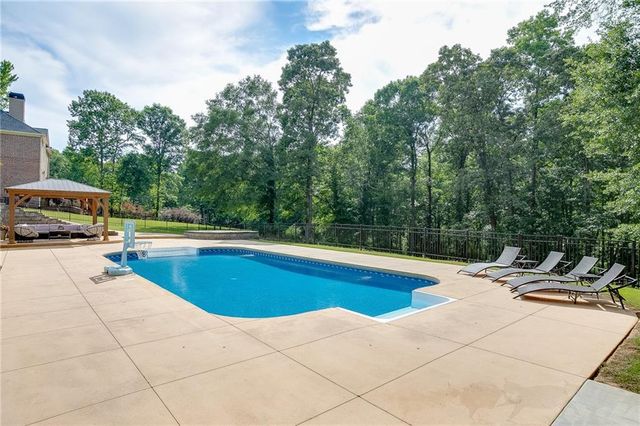 765 River Chase, Hoschton, GA 30548