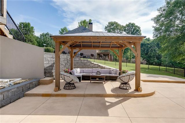765 River Chase, Hoschton, GA 30548