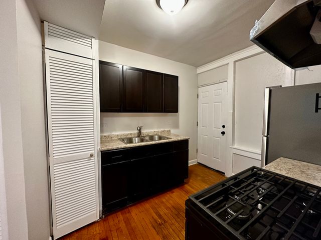 4056 W Crystal Street 2, Chicago, IL 60651