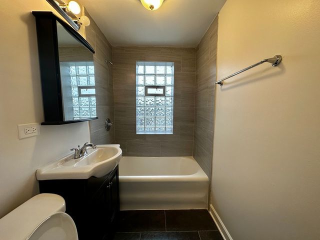 4056 W Crystal Street 2, Chicago, IL 60651