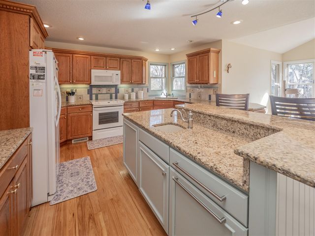 7721 S 5th St, Mattawan, MI 49071