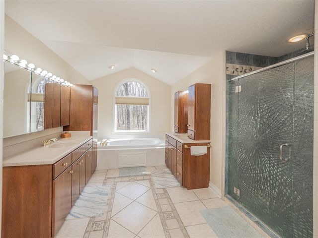 7721 S 5th St, Mattawan, MI 49071