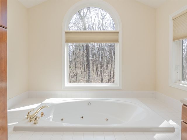 7721 S 5th St, Mattawan, MI 49071