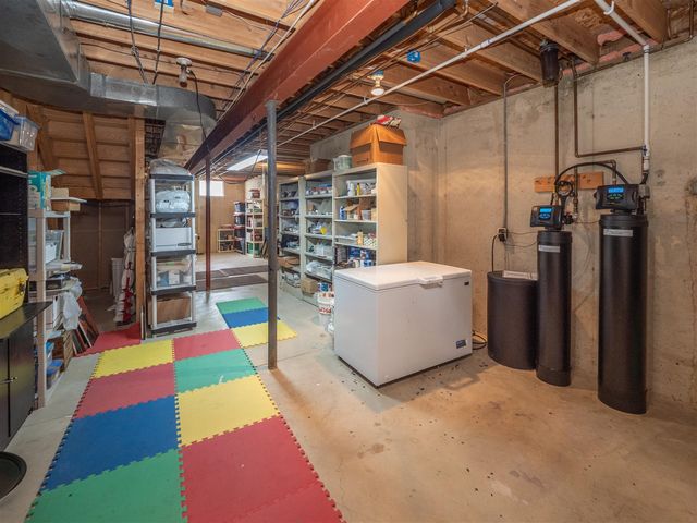 7721 S 5th St, Mattawan, MI 49071