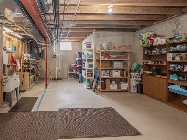 7721 S 5th St, Mattawan, MI 49071