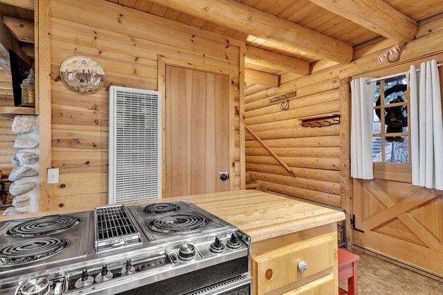 25121 Pine Cove Road, Idyllwild, CA 92549