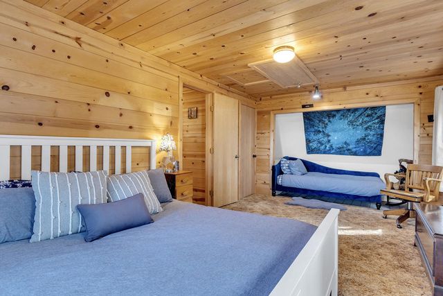 25121 Pine Cove Road, Idyllwild, CA 92549