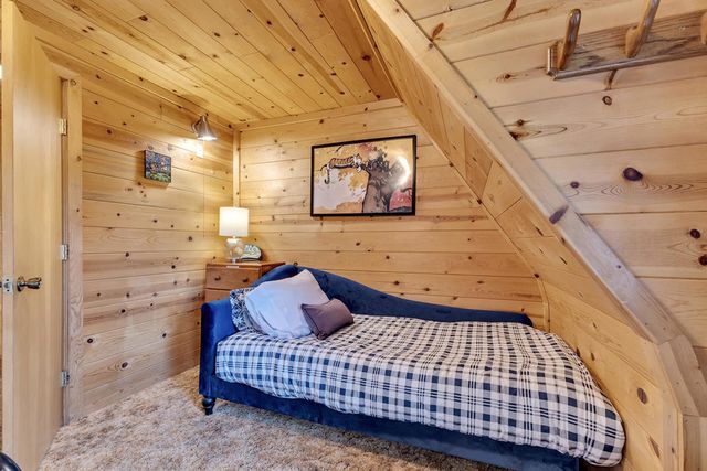 25121 Pine Cove Road, Idyllwild, CA 92549