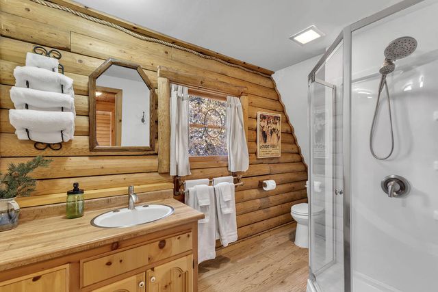 25121 Pine Cove Road, Idyllwild, CA 92549