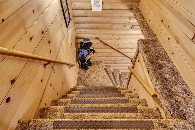 25121 Pine Cove Road, Idyllwild, CA 92549