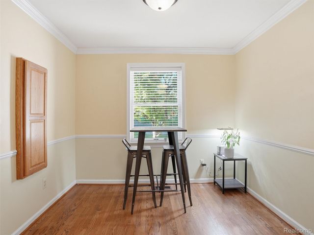 426 Oak Run Court, Royal Oak, MI 48073